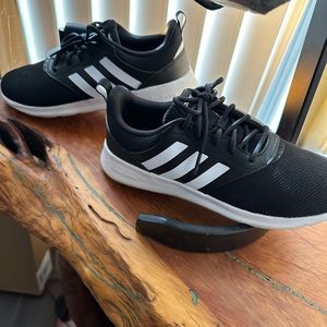 Adidas black size 9 athletic shoes like new
